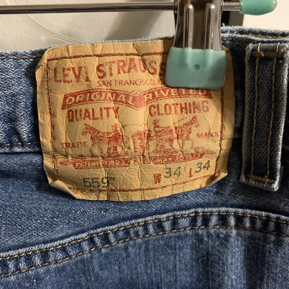 Levi Jeans - Picture 9 of 9
